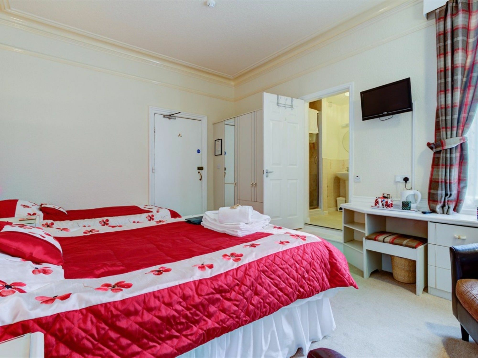 The Cavendish Hotel สการ์โบโรห์ ภายนอก รูปภาพ